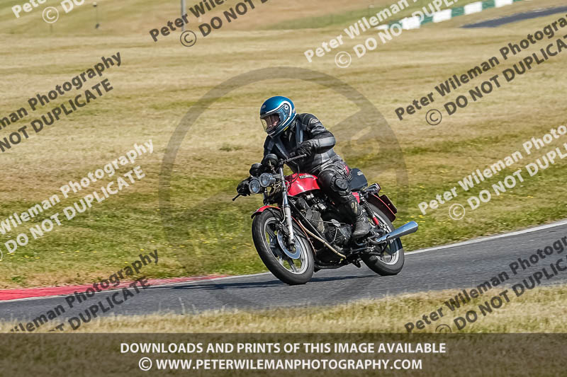 cadwell park;cadwell park photographs;cadwell trackday photographs;enduro digital images;event digital images;eventdigitalimages;peter wileman photography;racing digital images;trackday digital images;trackday photos